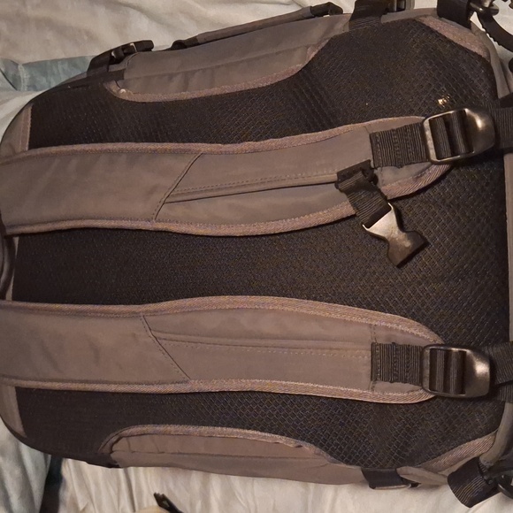 Open Story 35L Travel Backpack Grey - Picture 9 of 13